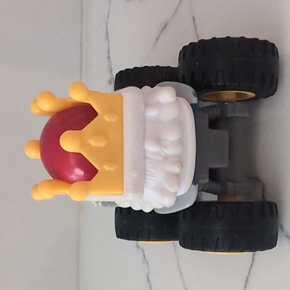 Blaze And The Monster Machines King Truck 1:64 Scale - Picture 3 of 6